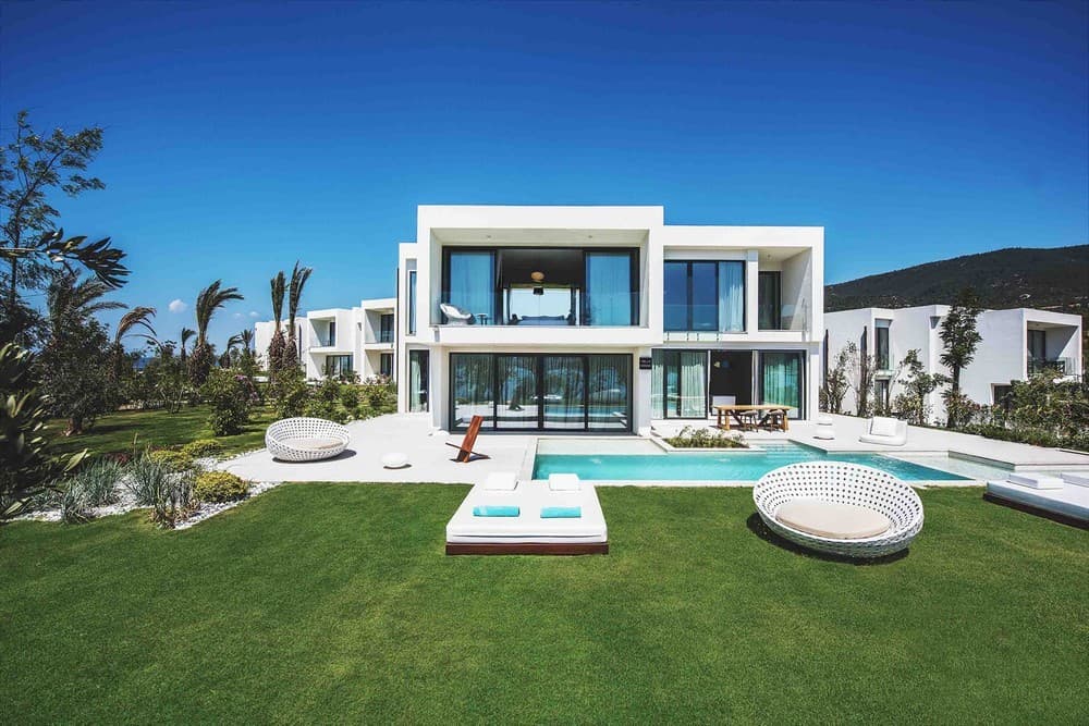 Building a Hotel in Greece